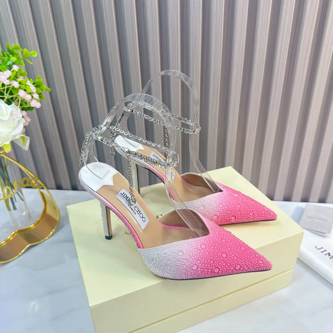 👟👟Ex-factory price 720👟👟 JIMMY CHOO (Jimmy CHOO) 💝💝💝 is a very comprehensive and noble fashion lifestyle brand. It has a series of women's high-heeled, medium-heeled, flat-heeled sandals with the same strap from major fashion bloggers and celebrities in Hong Kong and the United States.  The Australian pointed toe, round toe and square toe series are simply beautiful. Fall in love with elegance and playful sense of the future. Just by looking at them, you want to own them immediately, but you can really think about a pair of exquisite high heels~~~~~~~~~~~~~~~~~ 💝This series is specially designed for extraordinary and indifferent ladies, thus creating a unique overall effect, Jimmy Choo Design products that inspire women to move forward and show their charm💝💝💝 1⃣️Material: Imported silk hot diamond 2⃣️Inner: Imported Italian lambskin, super soft and delicate 3⃣️Outsole: Imported Italian original original color genuine leather outsole Heel height 10.cm (8.5/6.5cm can be made) 4⃣️Code number: 35-39 (34.40.41.42 customized)